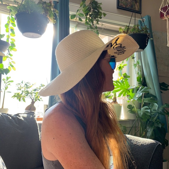 2 Sun Hats - Picture 14 of 15